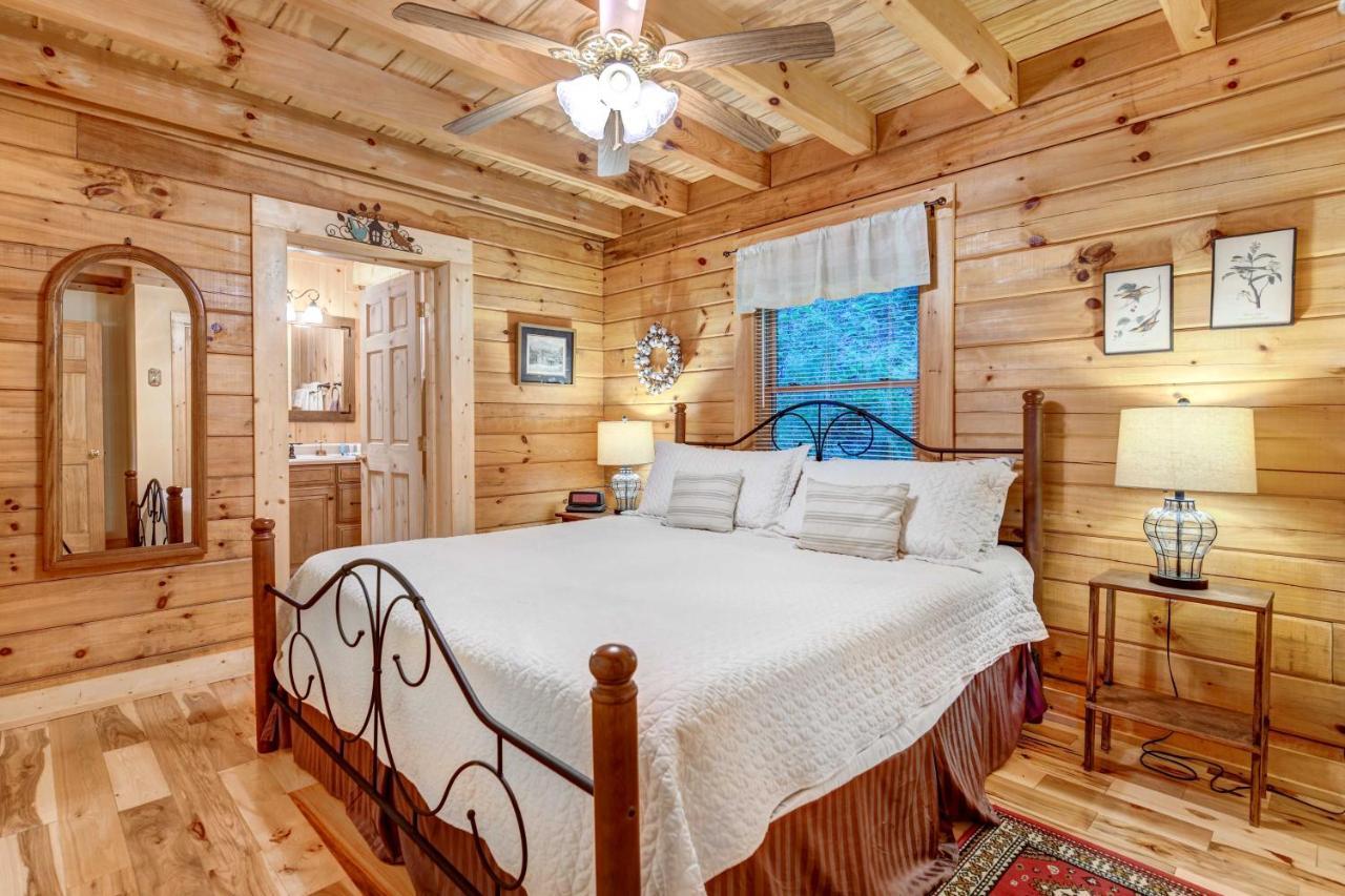 Waynesville Cabin With Covered Deck And Fire Pit! Lake Junaluska Exterior foto